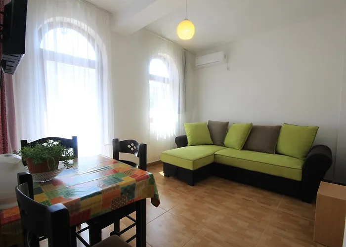Apartments Olga Virpazar