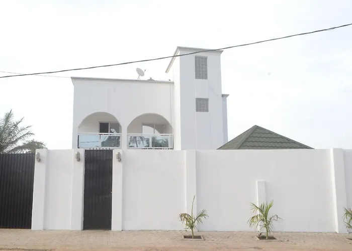 Drammeh'S Villa Serrekunda
