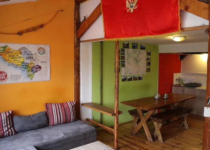 Hostel Hikers Den Zabljak (Zabljak)