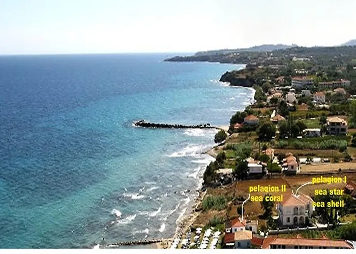 Pelagion Sea Coral - Beachfront Holiday Home Kypseli