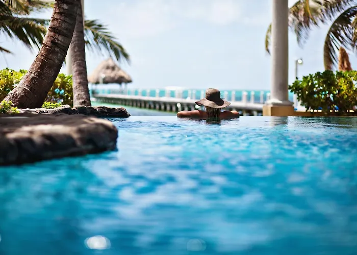 Pelican Reef Villas Resort San Pedro 