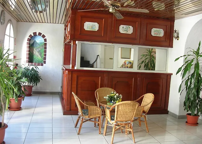 Hotel Le Nathania Saint Pierre