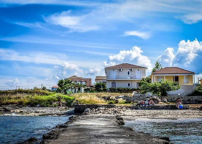 Pelagion Sea Coral - Beachfront Holiday Home Kypseli