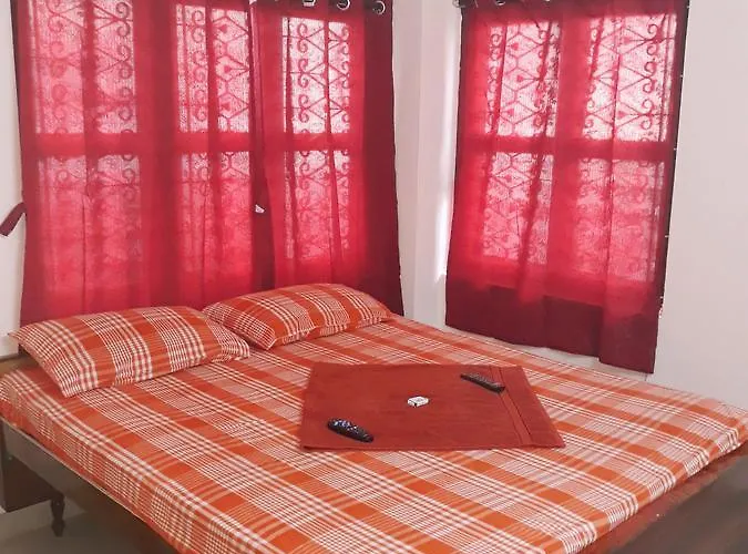 Sterling Homes Near Sankara Nethralaya & Apollo Hospitals Service Apartments With Kitchen Chennai