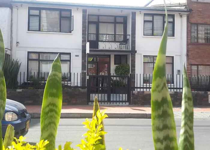 Hotel Central House A 5 Min De La Embajada Americana Bogota