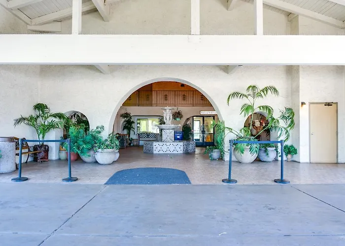 California Suites Hotel San Diego