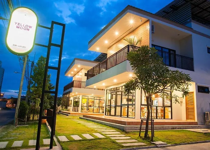 Yellow Moon Hotel Pattaya