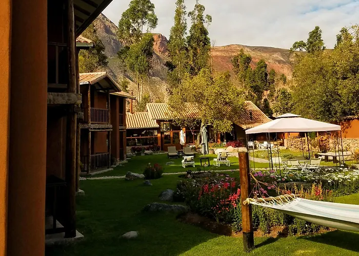 Lizzy Wasi Urubamba Hotel