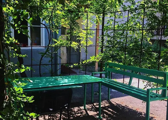 Domik S Dvorom Hotel Tbilisi