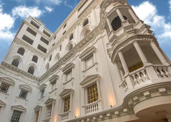 Luxus Grand Hotel Lahore