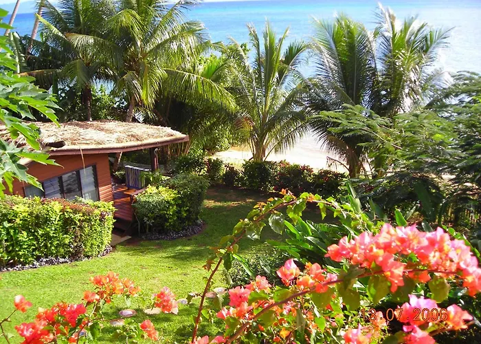 Coconut Grove Beachfront Resort Matei