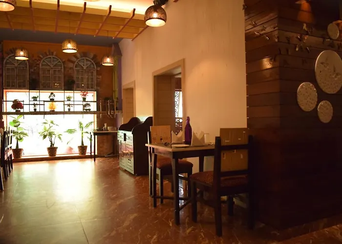 Hotel Hari Vilaas Varanasi