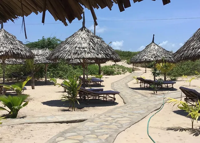 Mambrui Golden Beach Bar And Cottages