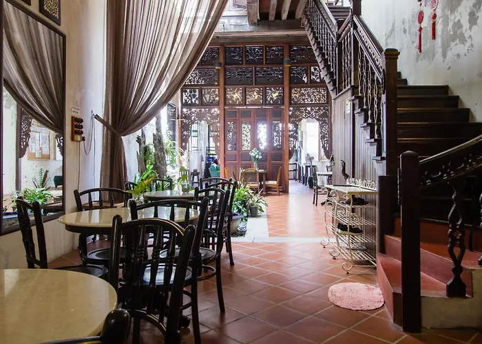 Carnarvon House Hotel George Town