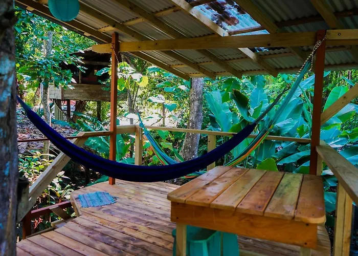 Flutterby House Hostel Uvita