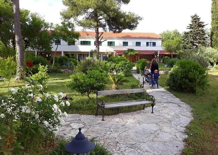 Bed & Breakfast Kleine Hexe Pirovac