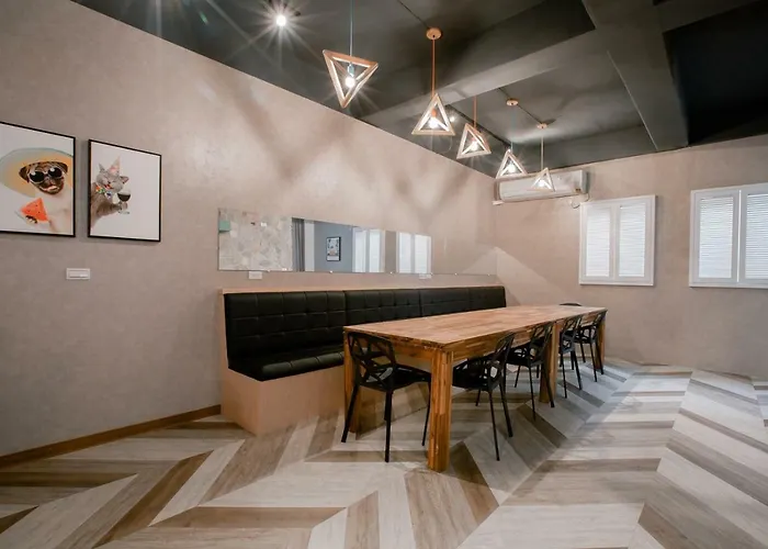 Starrywhale Hostel Magong