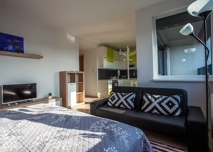 Air-Conditioned City View Apartment 24H Check-In Bratislava