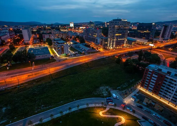 Air-Conditioned City View Apartment 24H Check-In Bratislava