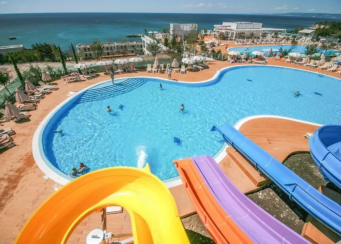 White Lagoon Resort Kavarna