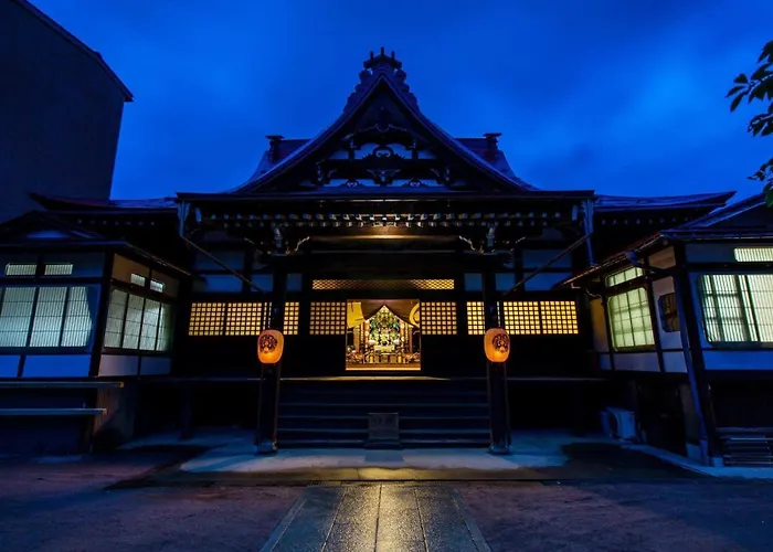 Temple Hotel Takayama Zenkoji
