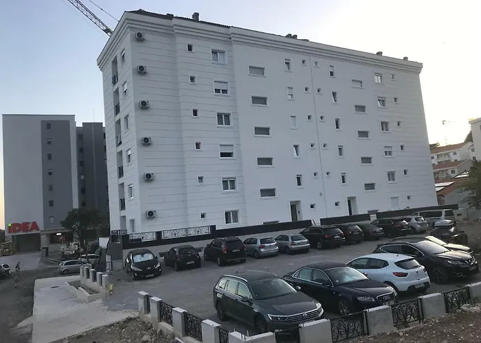 Apartments Tomic Bečići
