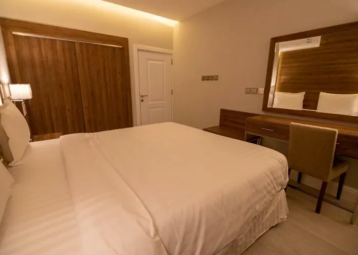 قولدن سكوير طريق الرياض Golden Square Riyadh Road Khamis Mushait