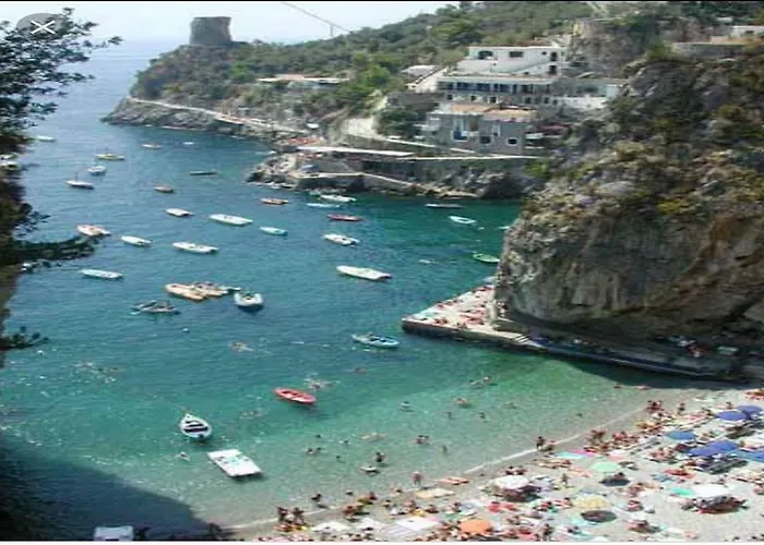 La Limonaia E La Praia Praiano