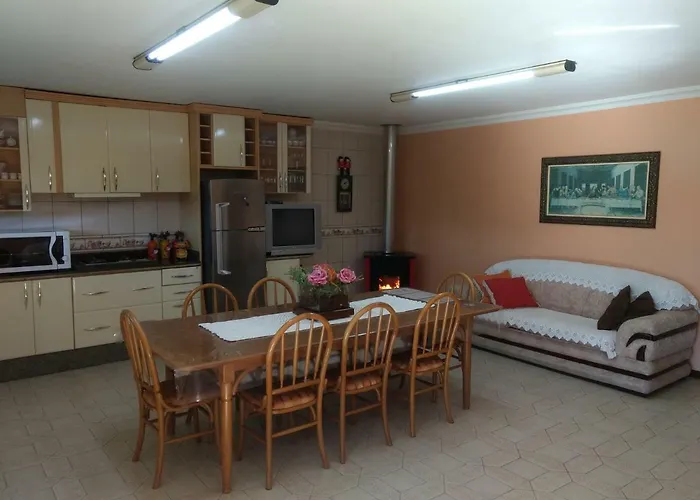Casa Das Palmeiras + Quiosque Bento Goncalves