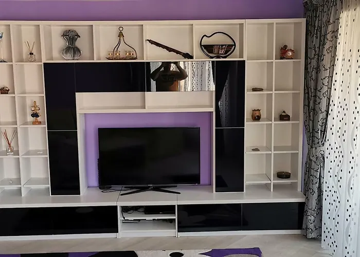 Luxury Apartment With Two Bedrooms And Large Living Room, 100 Square Meters, City Center Oradea