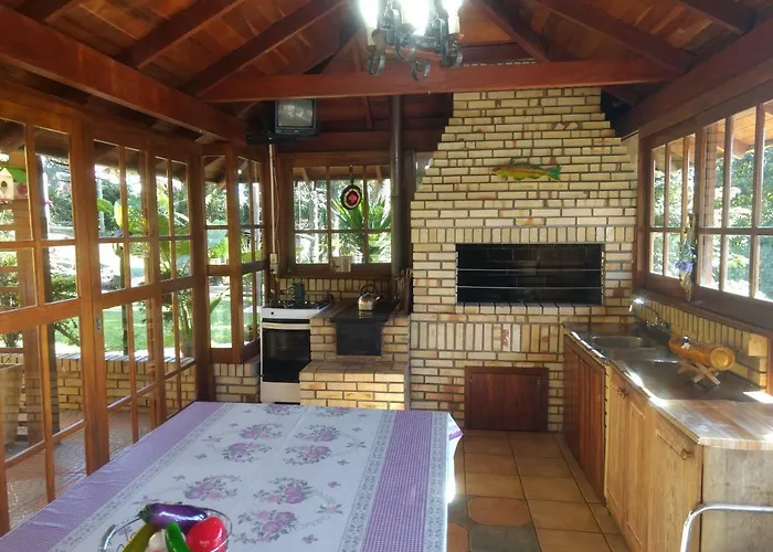 Casa Das Palmeiras + Quiosque Bento Goncalves