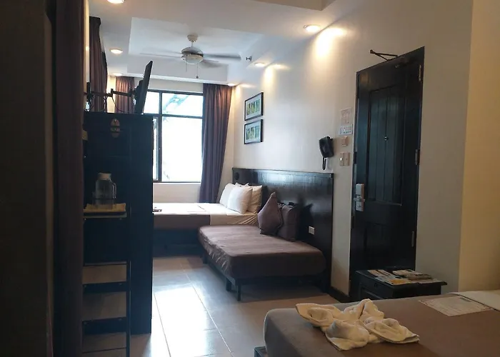 One Crescent Place Hotel Balabag 