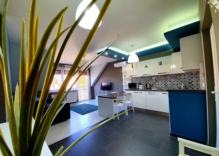 Intro Apartman Sarvar