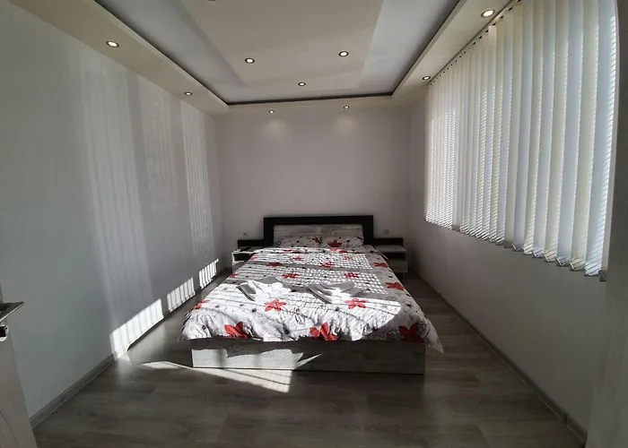 Д И В 2 - D & V 2 Apartment Sandanski