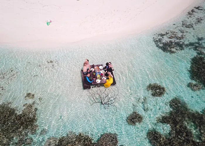 Nemo Inn Omadhoo