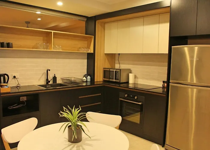 Stylish, Modern, Cute As A Button - Braddon Cbd Apartment Canberra