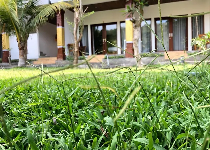 Crystal Bay Bungalows Sakti