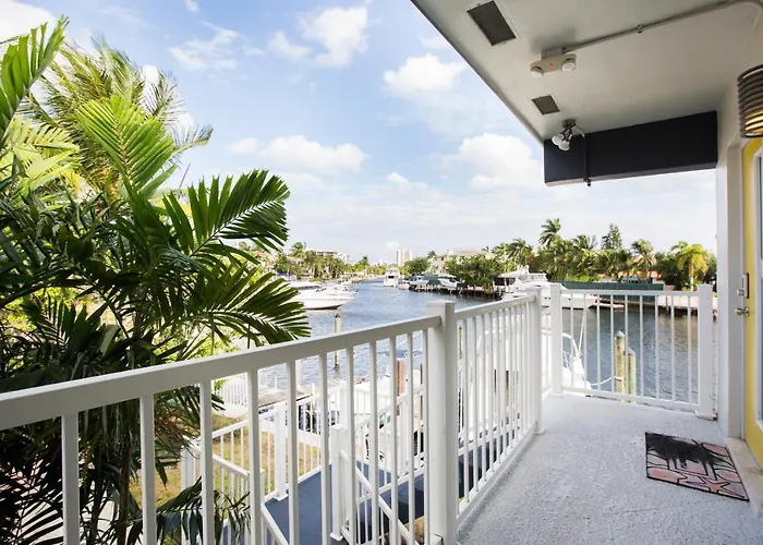 Spectacular View On The Canal, Fort Lauderdale, Very Clean, Free Parking & Wifi