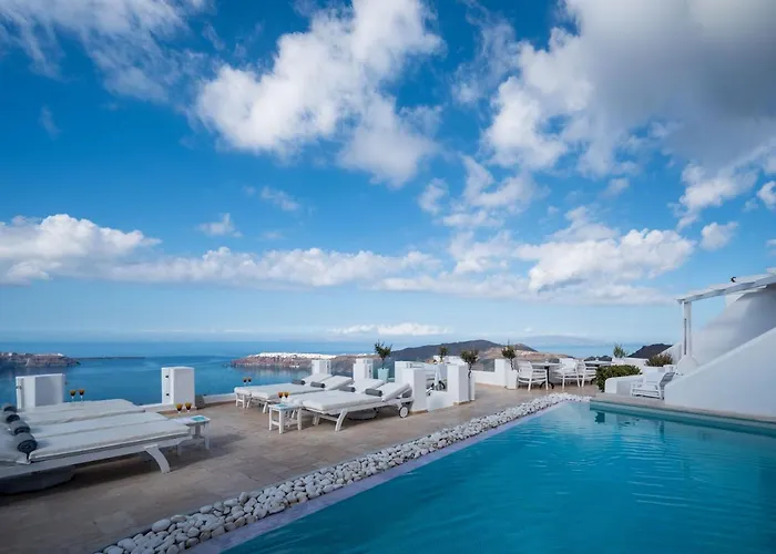 Above Blue Suites Imerovigli 