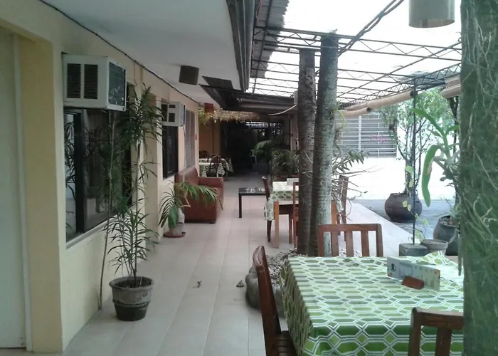 11Th Street Bed And Breakfast Bacolod