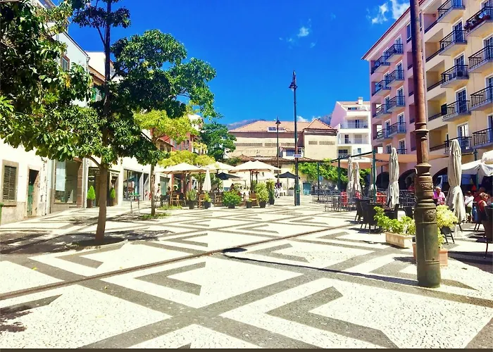 Cayres Suites Carmo Funchal 