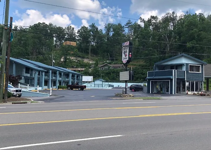 Country Town N' Suites Gatlinburg